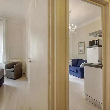 Santi Apostoli Elegant Apartment Florence