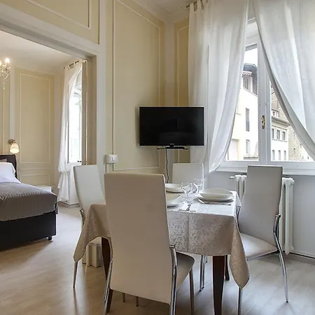 Santi Apostoli Elegant Apartment Florenz